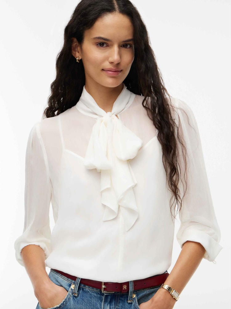 Blusa com Laço em Georgette Crinkle