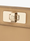 Bolsa Modern com Acabamento Acetinado e Alça de Mão e Transversal Removível