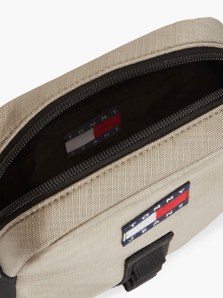Bolsa Outdoor Reporter