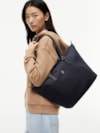 Bolsa Poppy Tote Média em Nylon