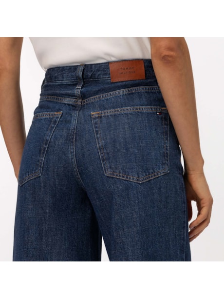 Calça Jeans de Cintura Alta e Perna Larga