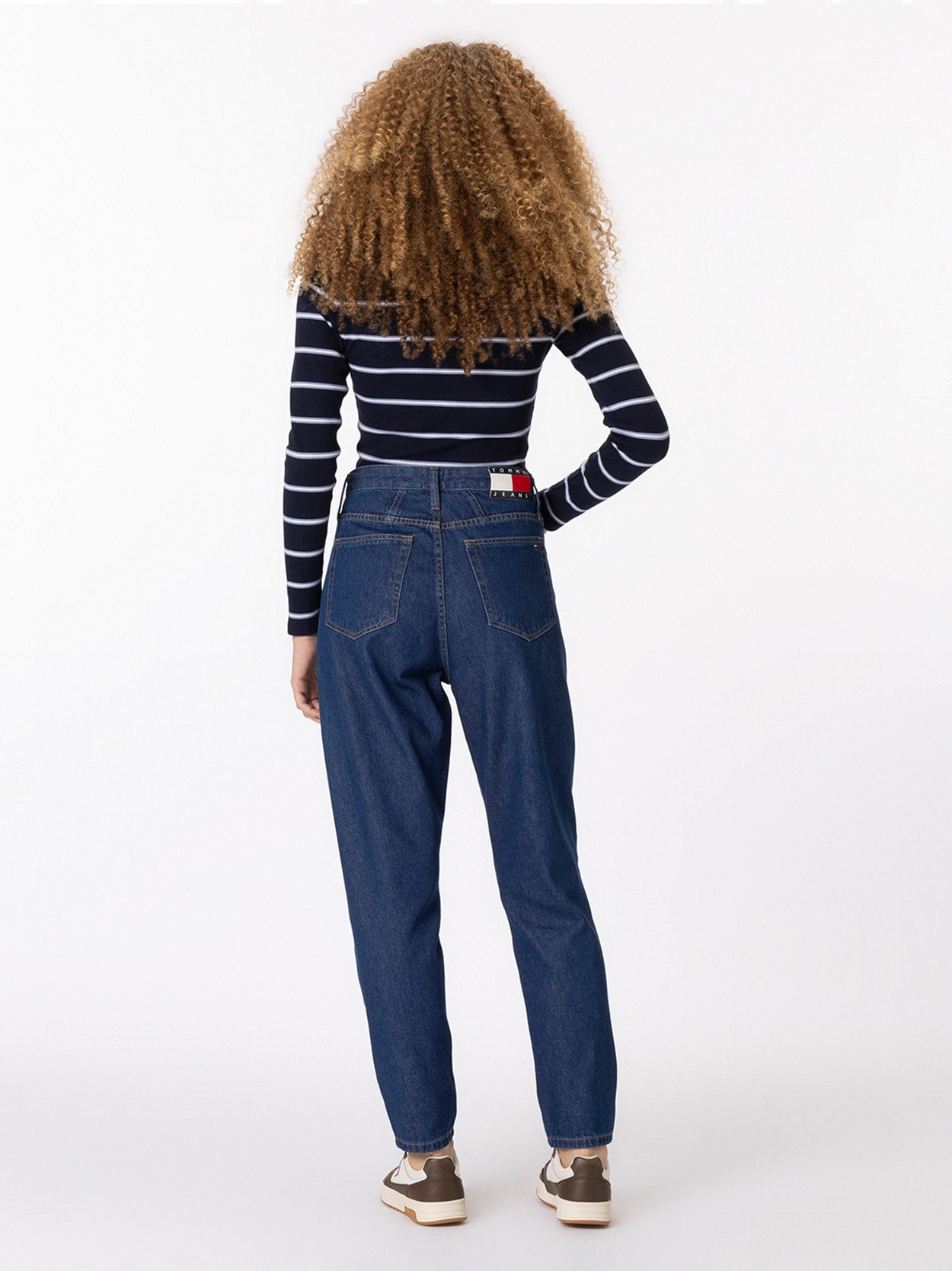 Calça Jeans Mom Cintura Alta Corte Afunilado