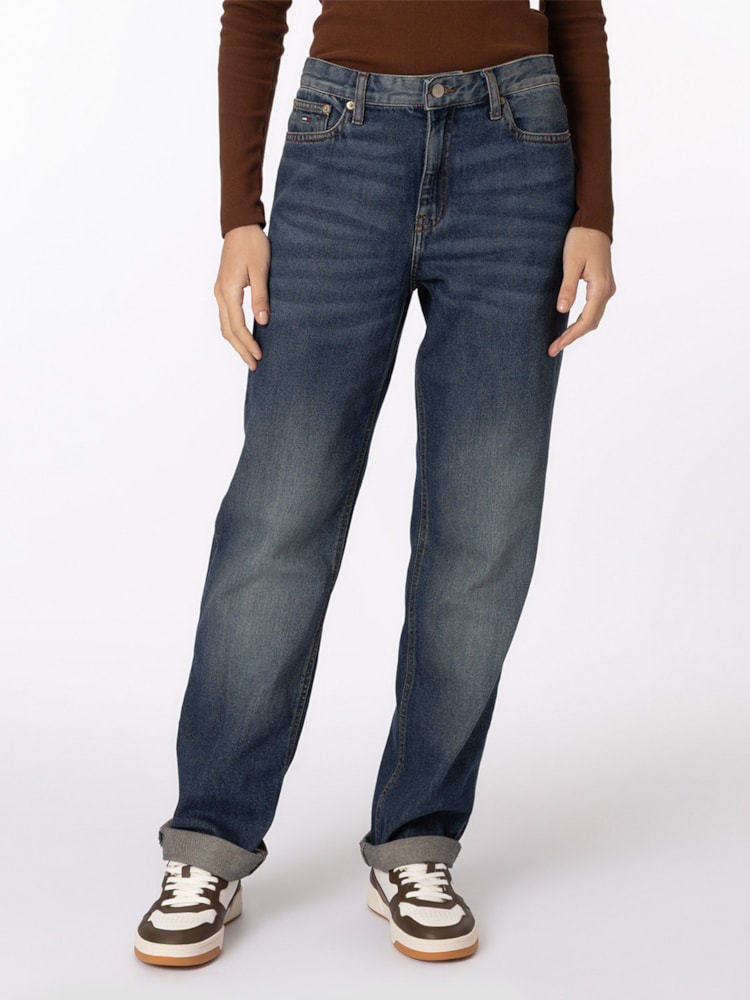 Calça Jeans Reta e Justa de Cintura Média