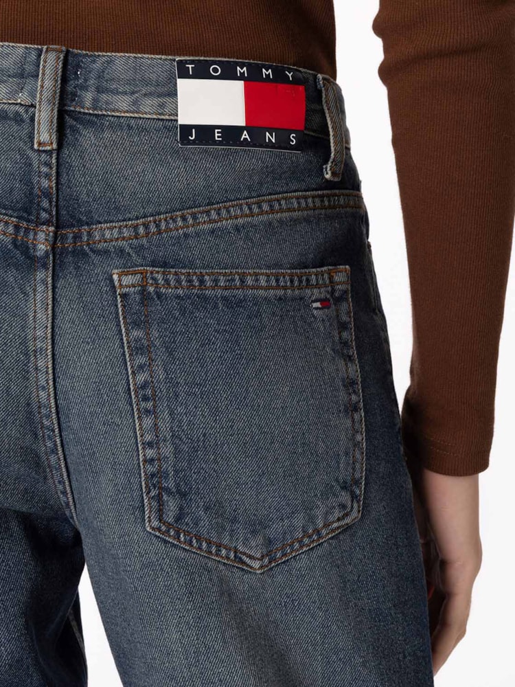 Calça Jeans Reta e Justa de Cintura Média