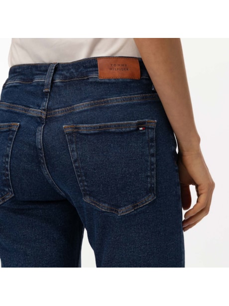 Calça Jeans Slim de Cintura Média