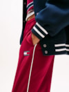Calça Jogger Relaxed Interlock com Badge Tommy