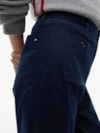 Calça Tommy Hilfiger em Sarja com Bolsos