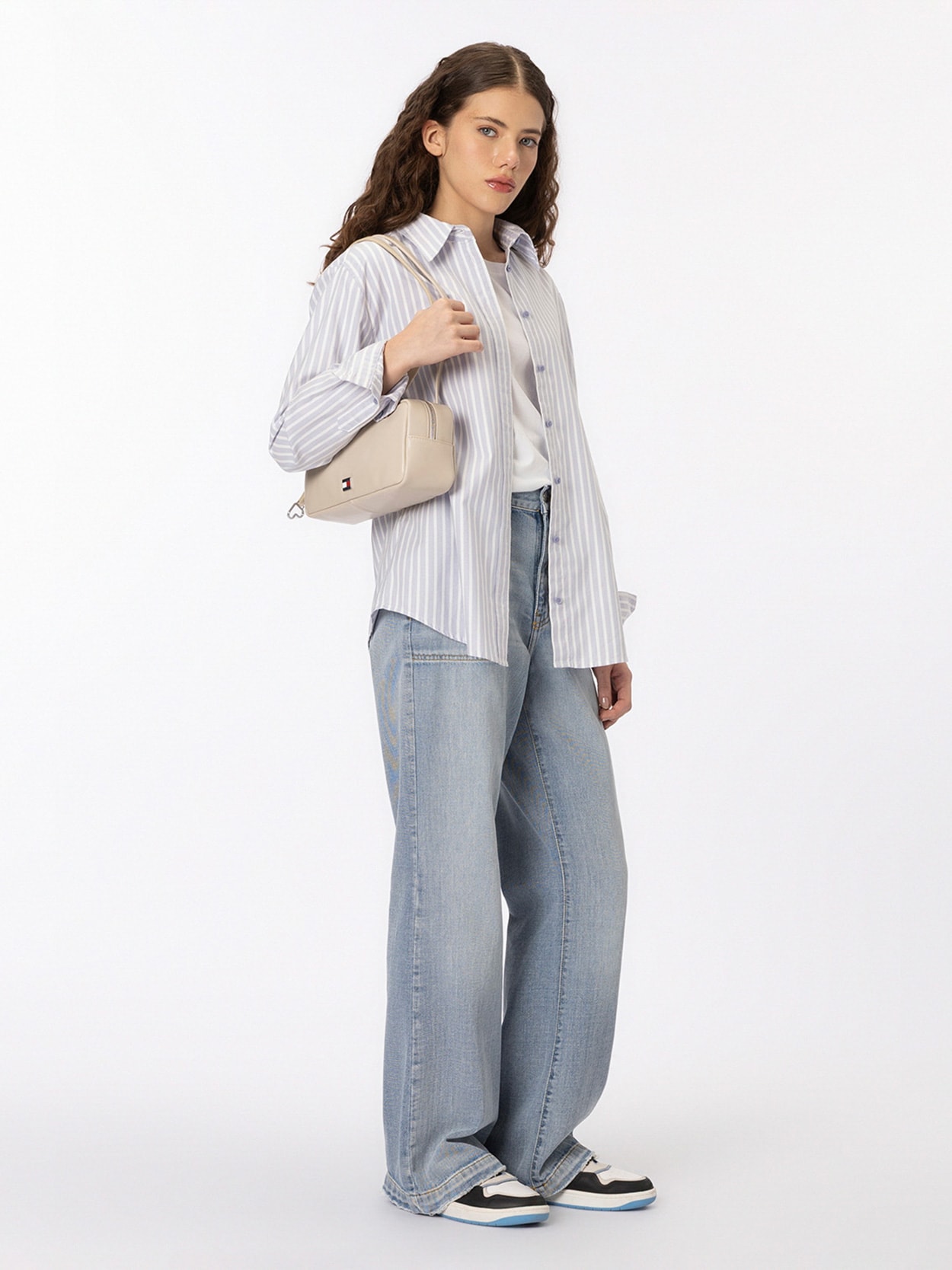 Camisa Regular Listrada Manga Longa