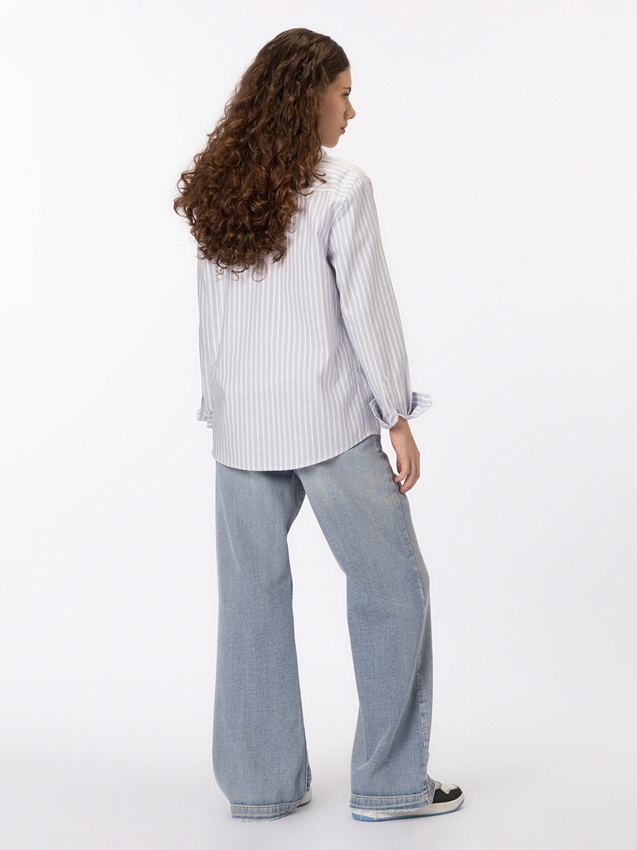 Camisa Regular Listrada Manga Longa