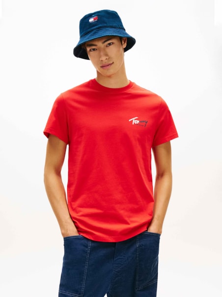 Camiseta Assinatura no Peito Manga Curta