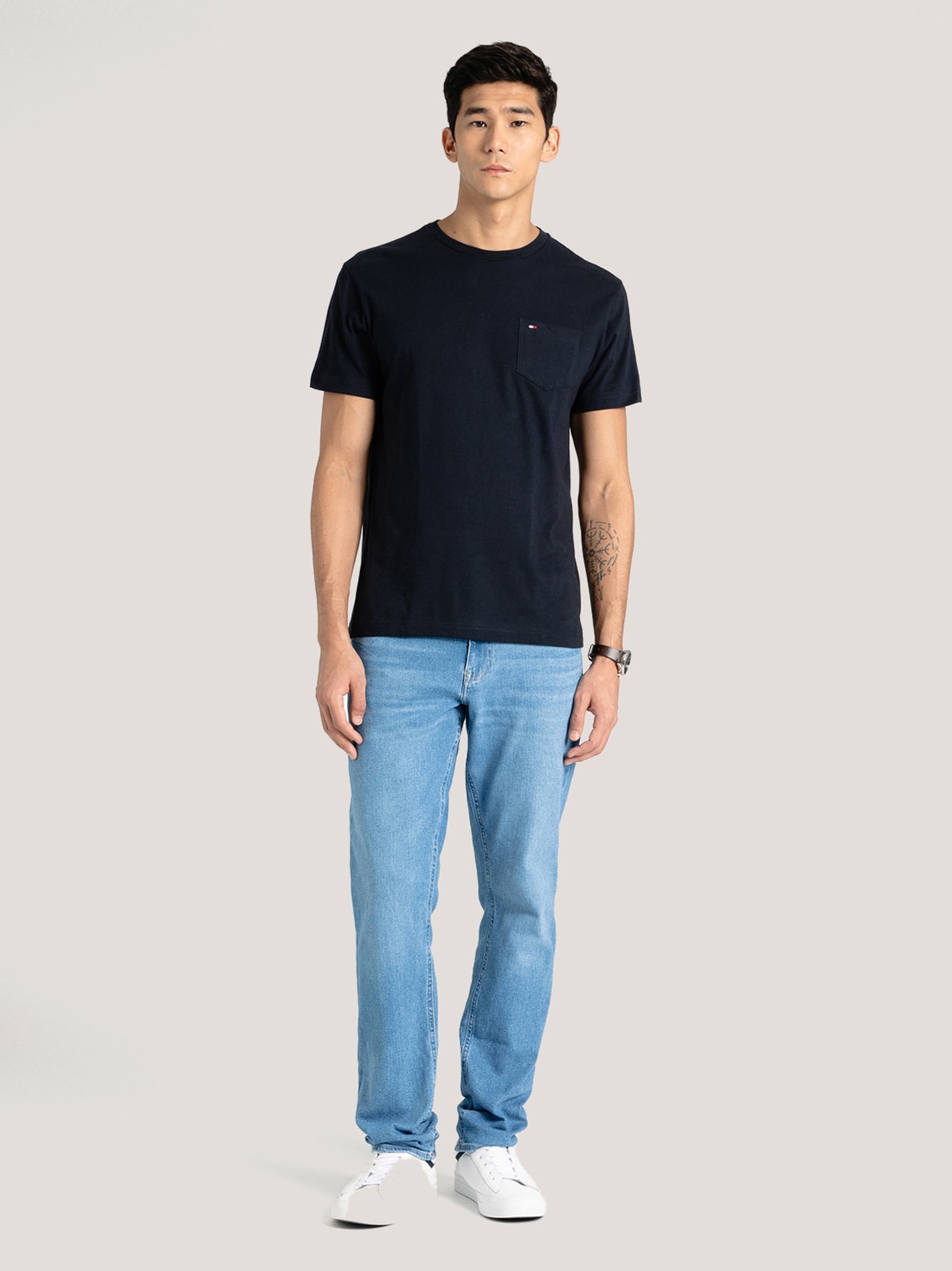 Camiseta Clássica com Bolso