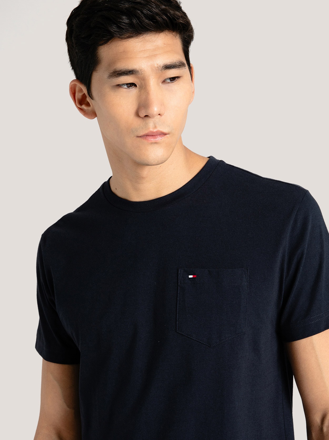 Camiseta Clássica com Bolso