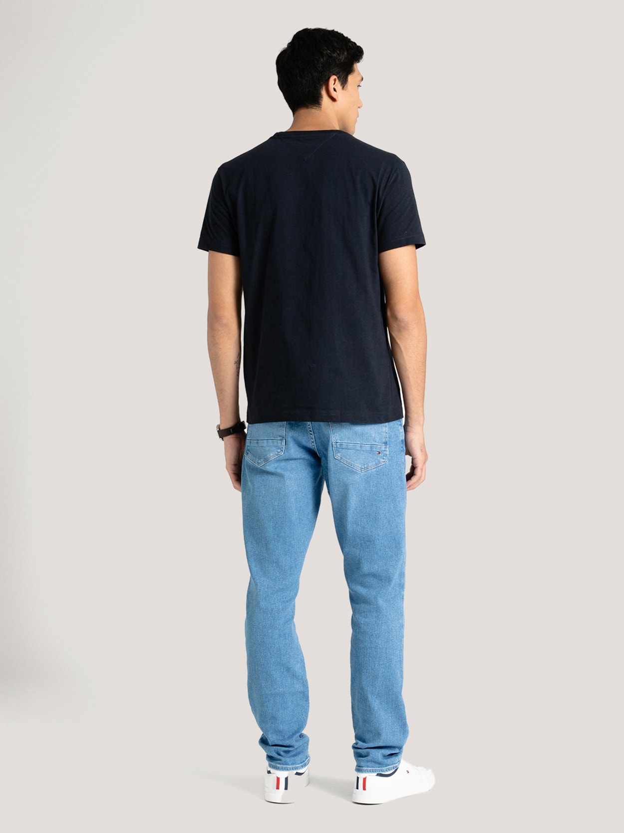 Camiseta Clássica com Bolso