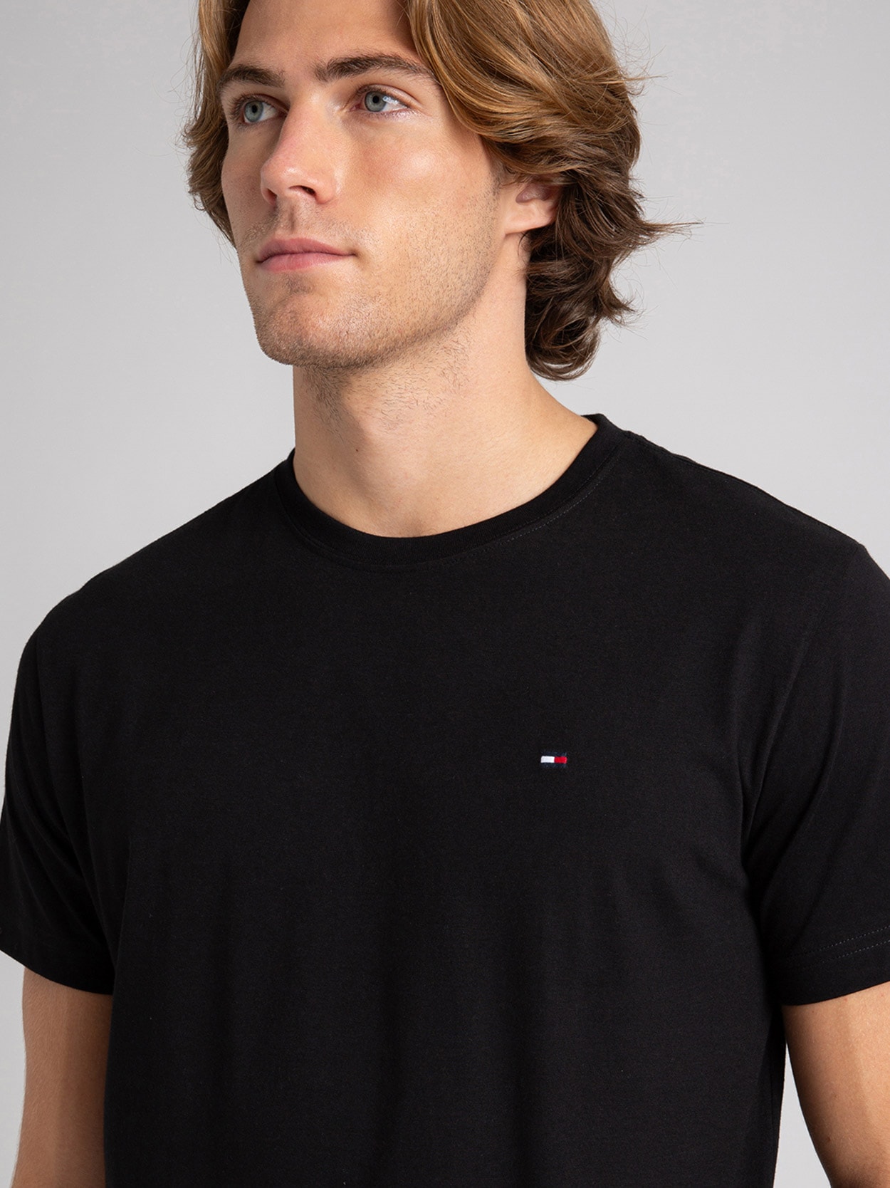 Camiseta Clássica Gola C