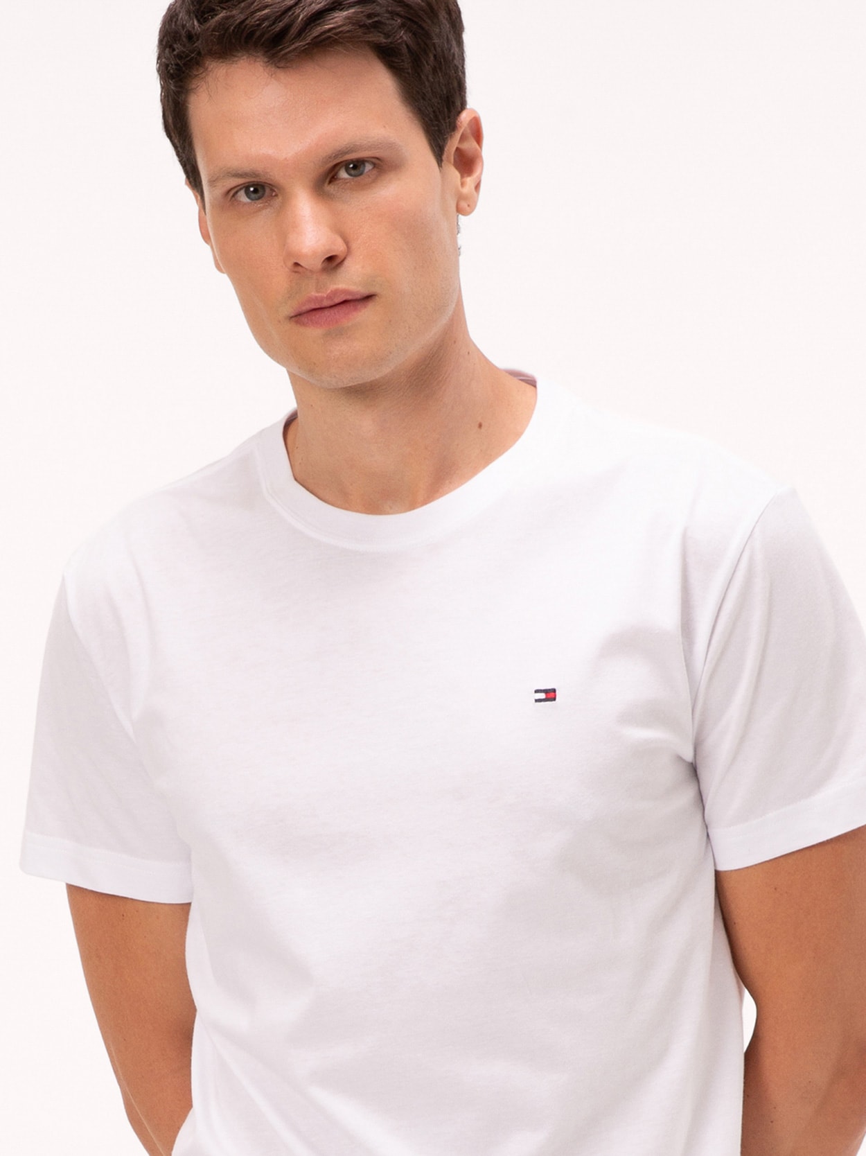 Camiseta Clássica Gola C