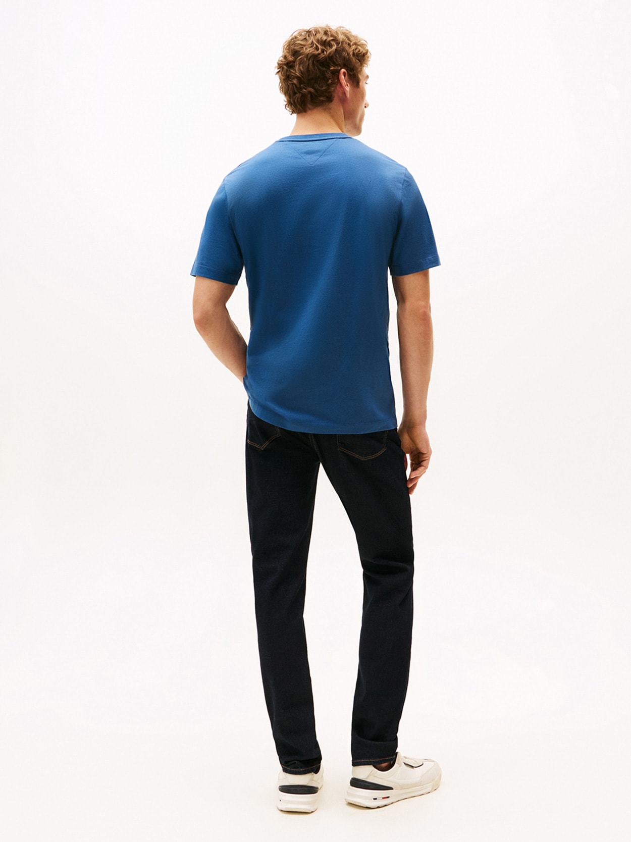 Camiseta Clássica Gola C