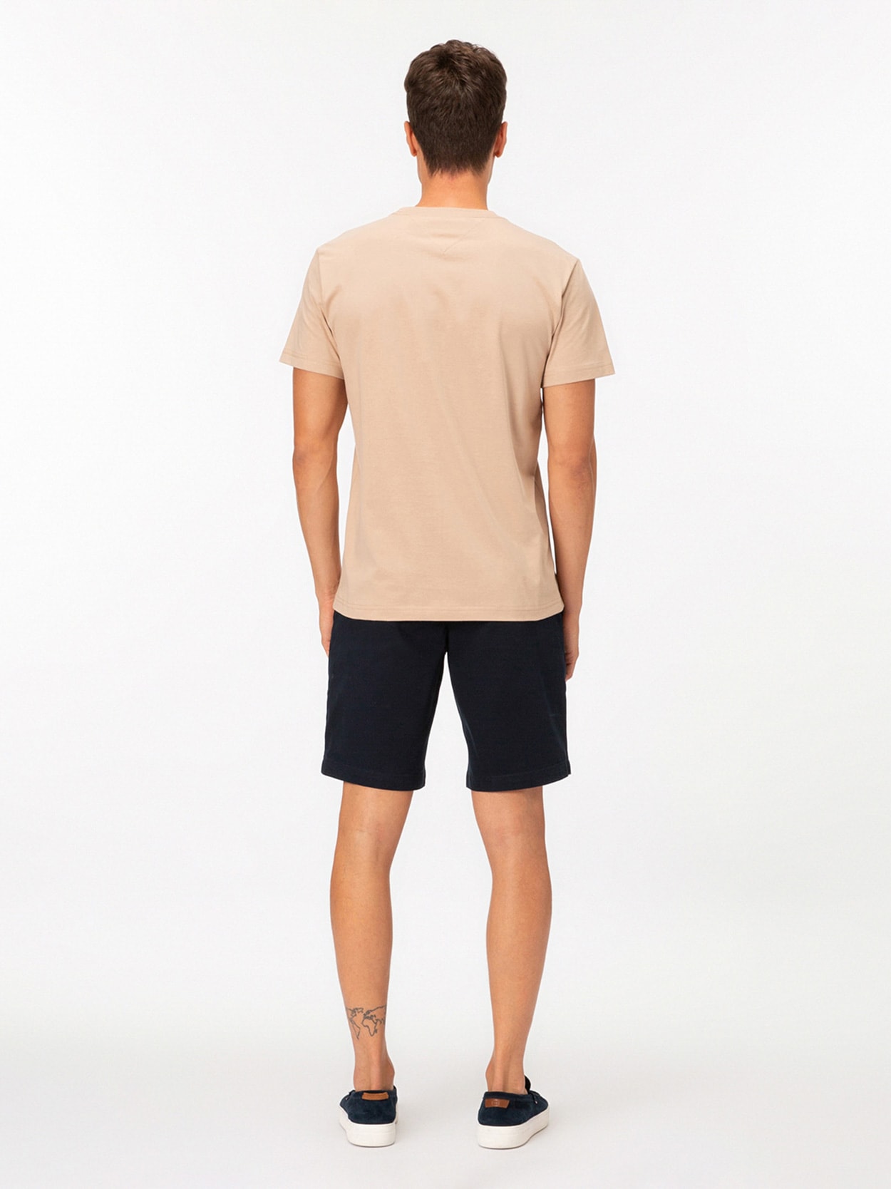 Camiseta Clássica Gola C