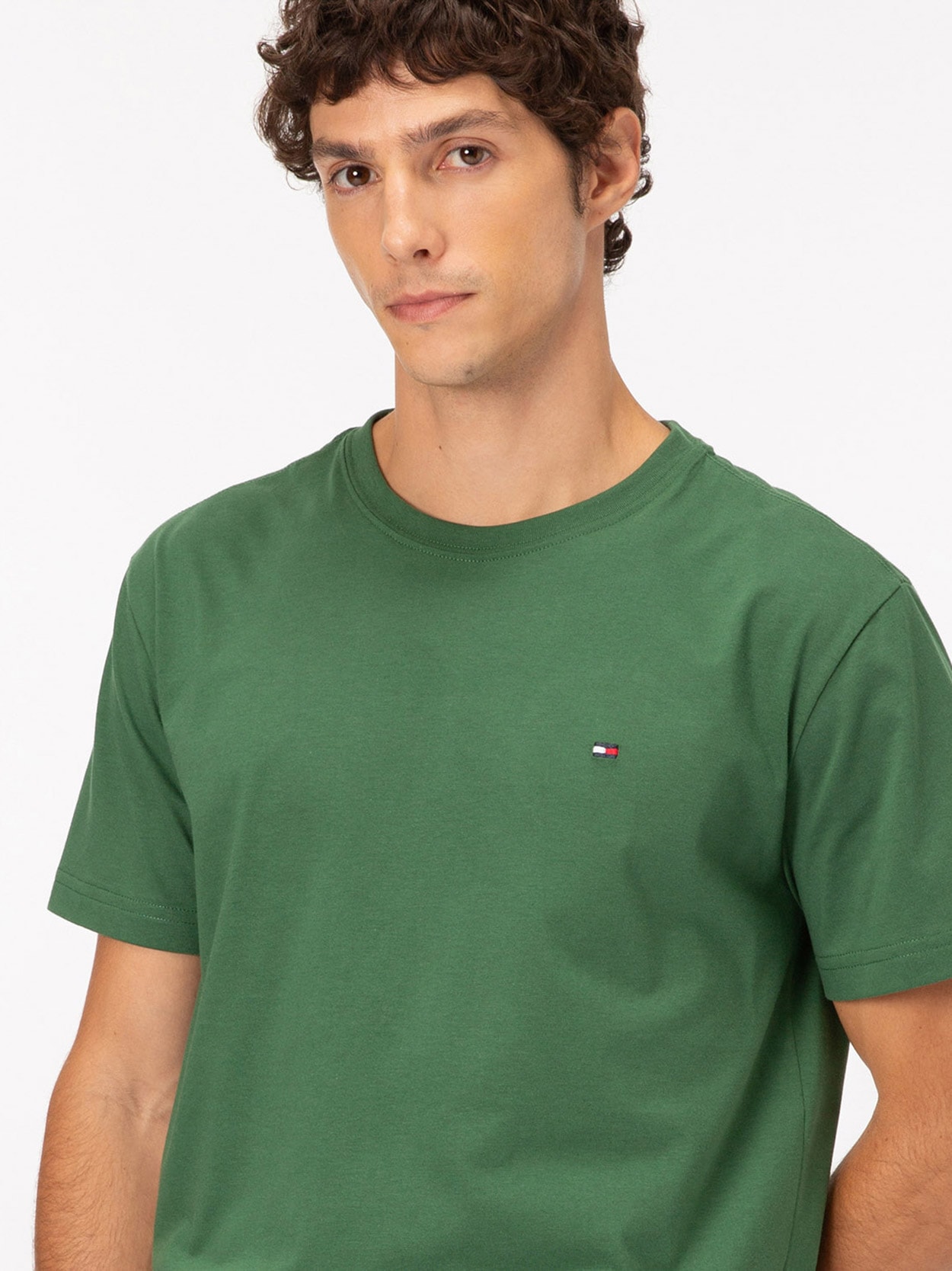 Camiseta Clássica Gola C