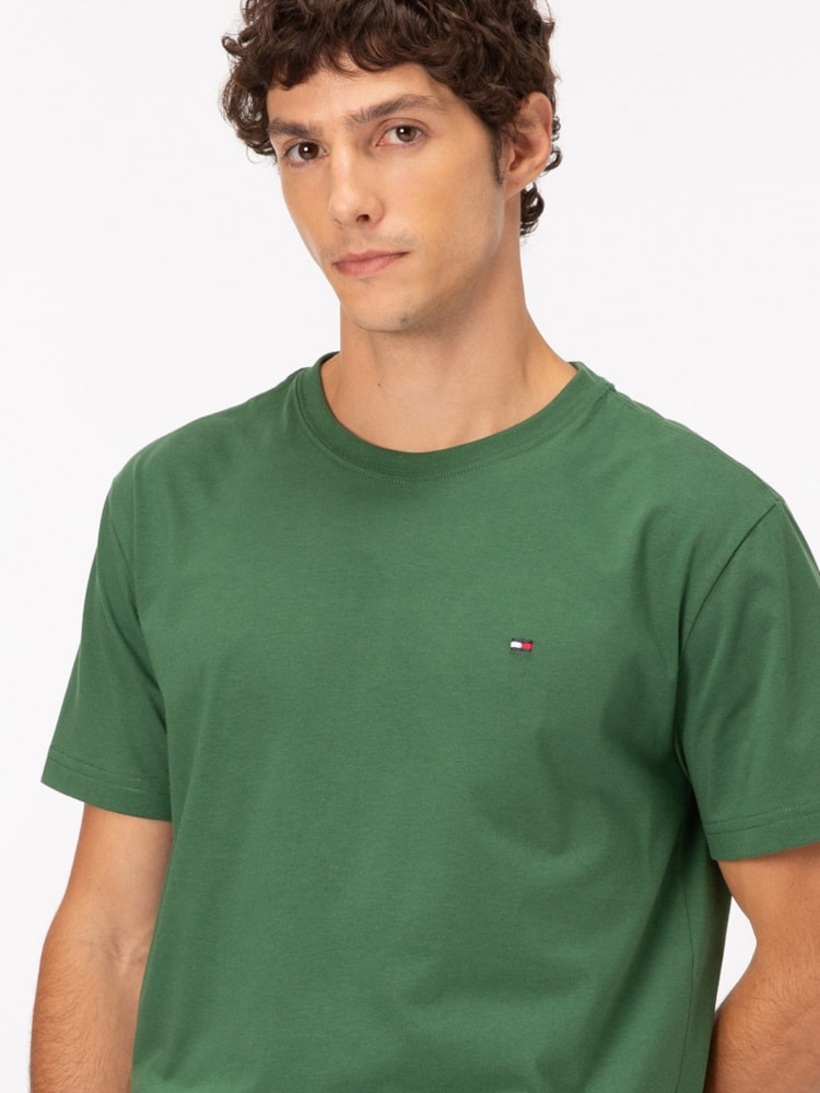 Camiseta Clássica Gola C