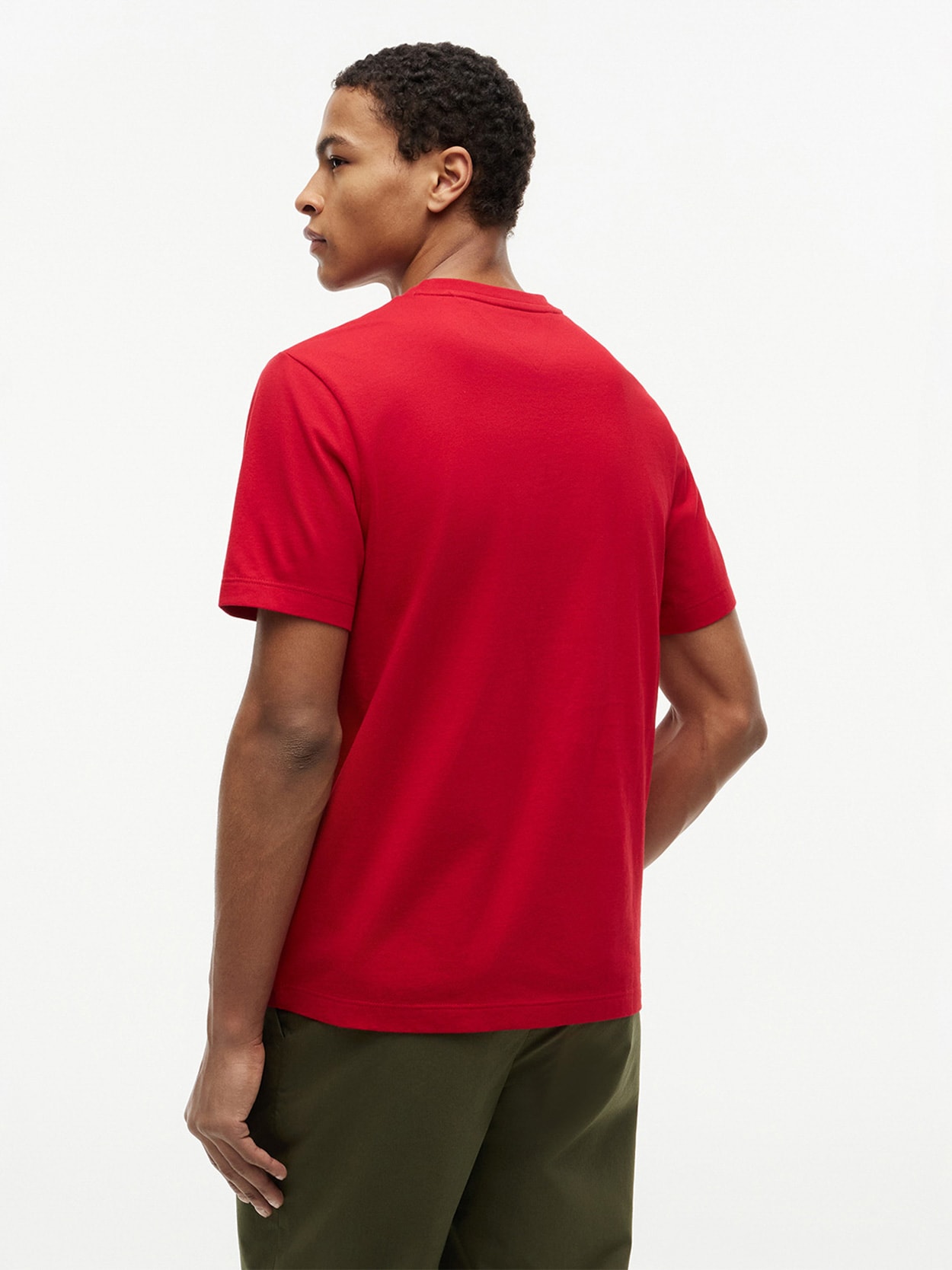 Camiseta Clássica Gola C