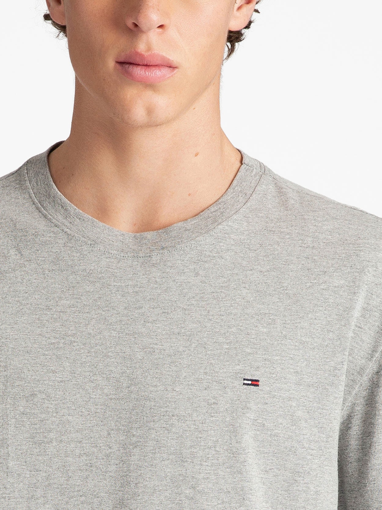 Camiseta Clássica Gola C Tommy Jeans