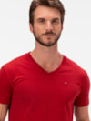 Camiseta Clássica Gola V