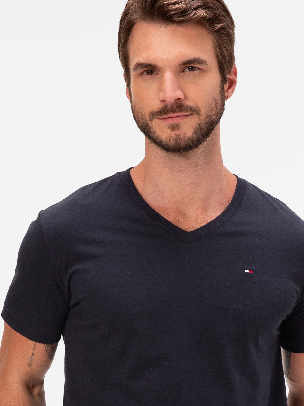 Camiseta Clássica Gola V