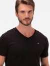 Camiseta Clássica Gola V