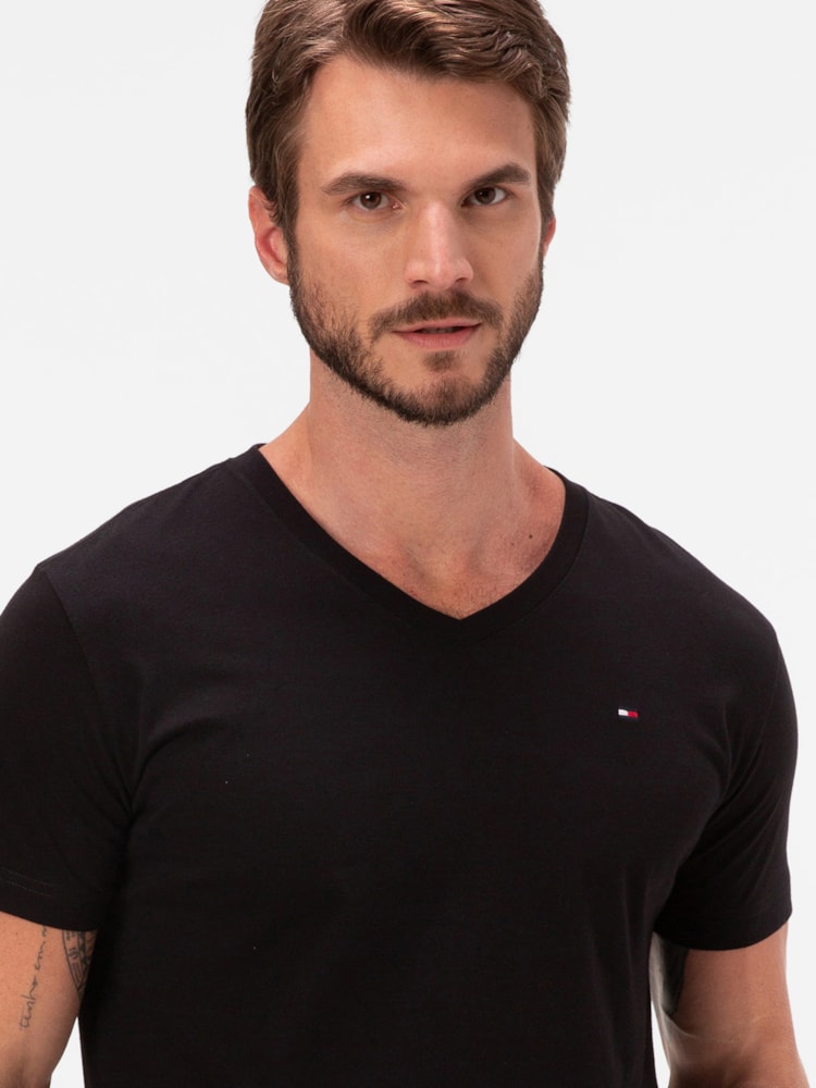 Camiseta Clássica Gola V
