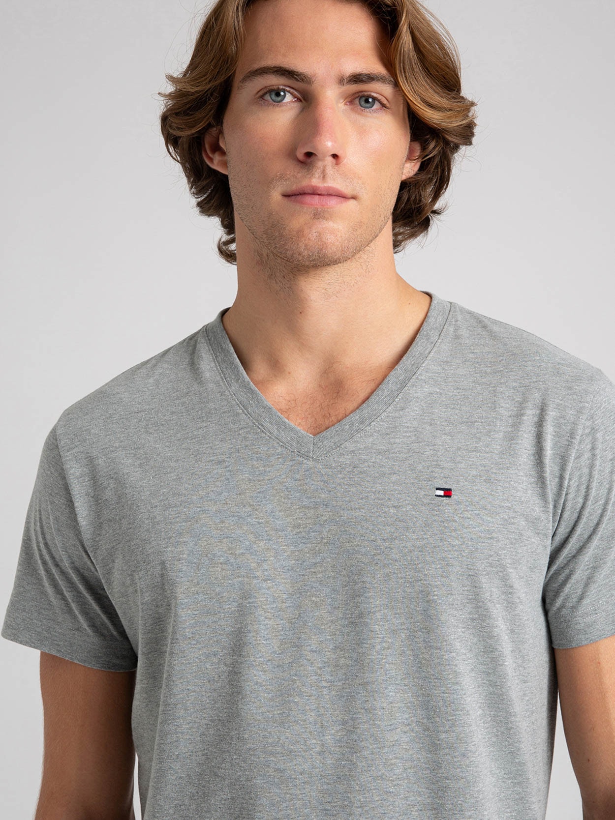 Camiseta Clássica Gola V