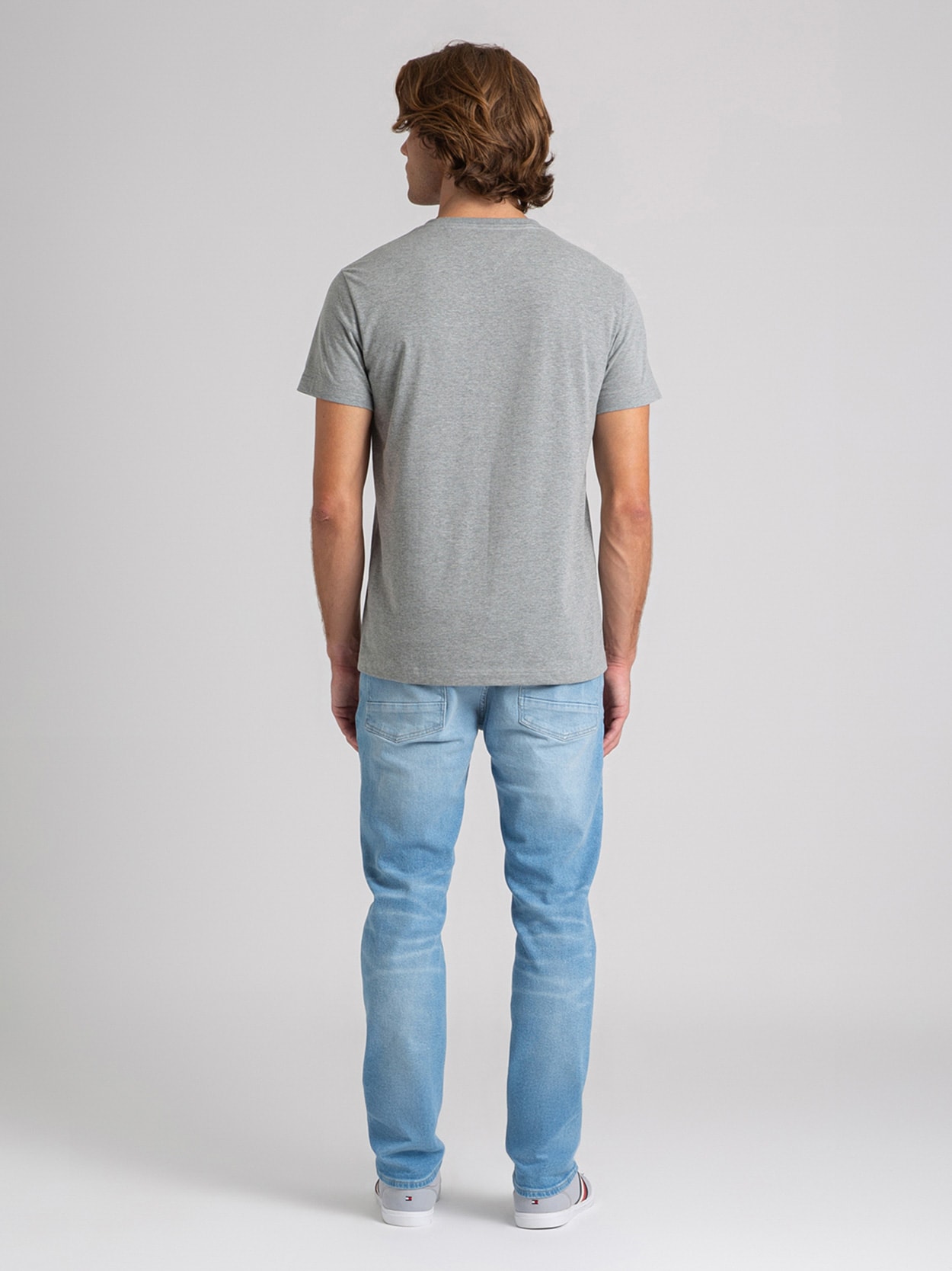 Camiseta Clássica Gola V