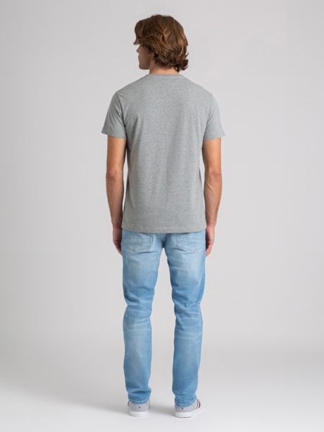 Camiseta Clássica Gola V