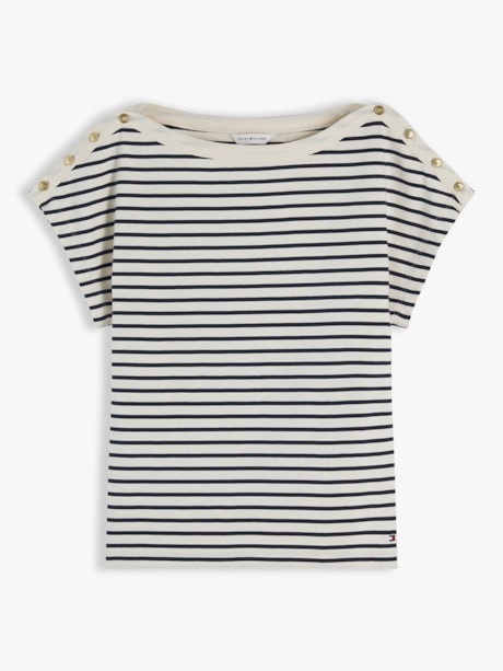Camiseta com Decote Canoa e Botões Dourados
