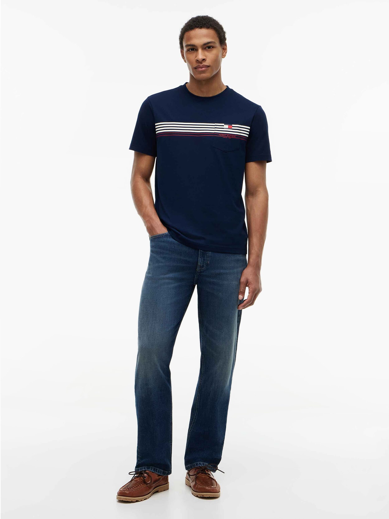 Camiseta com Estampa Listrada Assinatura