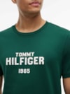 Camiseta com Gola C e Logo Contrastante