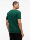 Camiseta com Gola C e Logo Contrastante