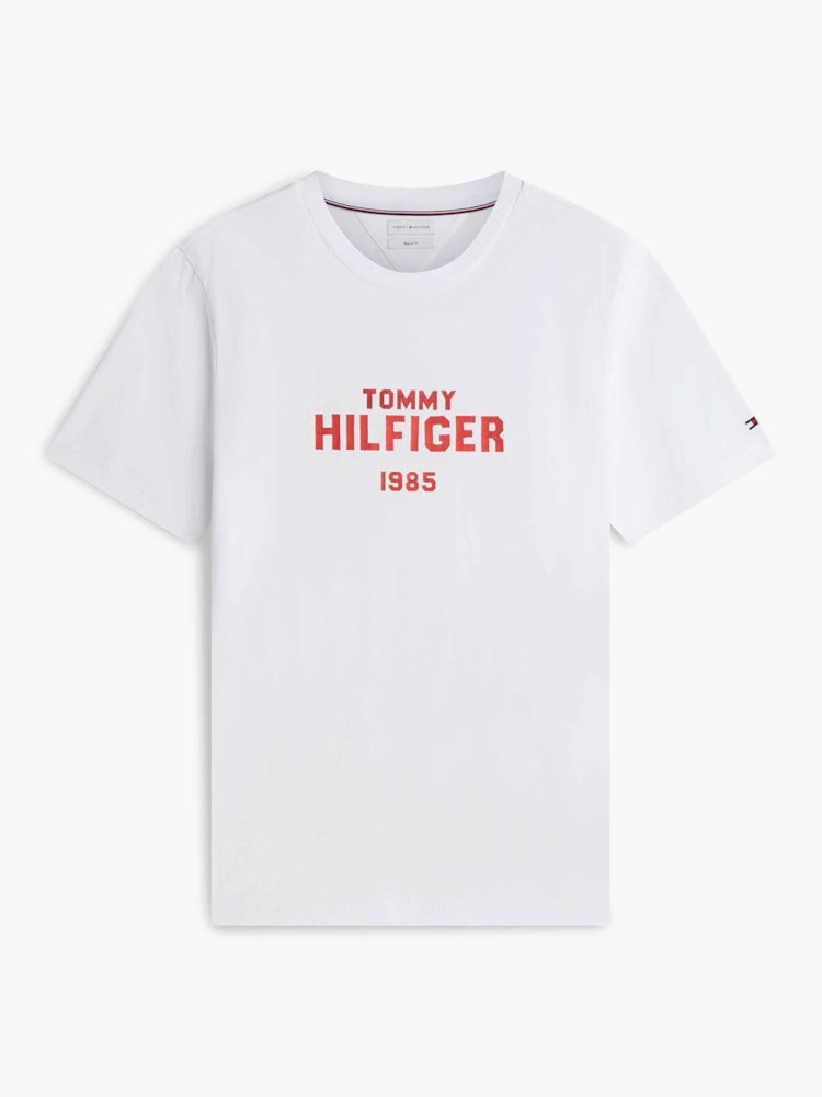 Camiseta com Gola C e Logo Contrastante