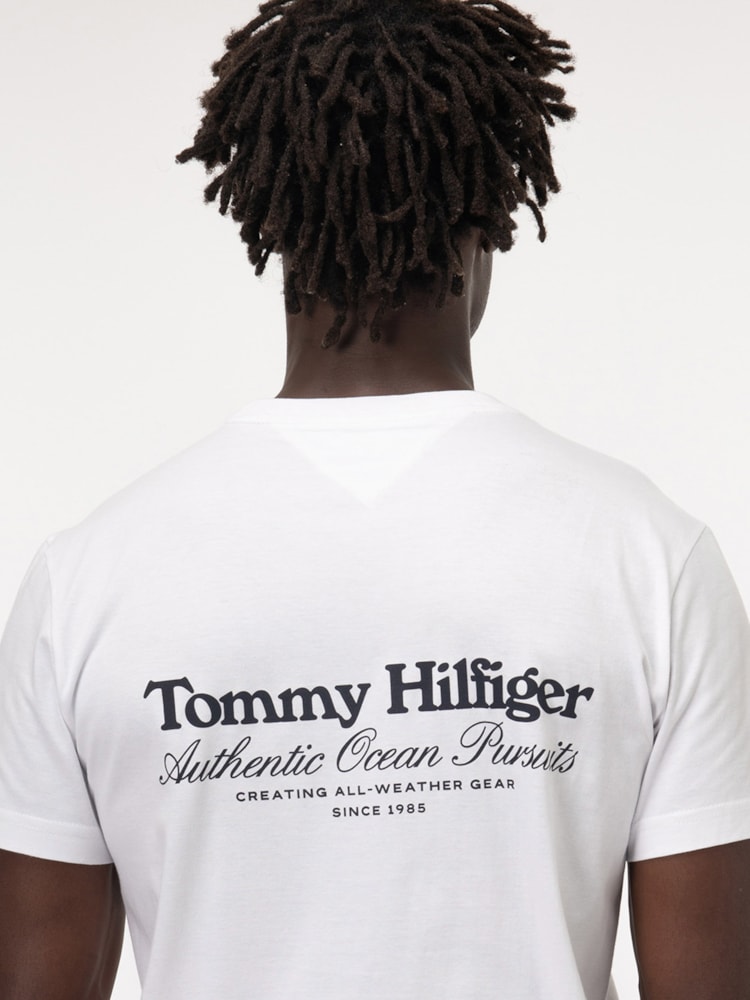Camiseta com Logo no Peito e nas Costas