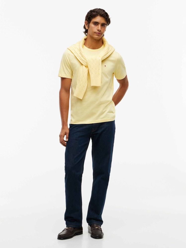 Camiseta de Gola C com Bordado de Bandeira