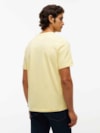 Camiseta de Gola C com Bordado de Bandeira