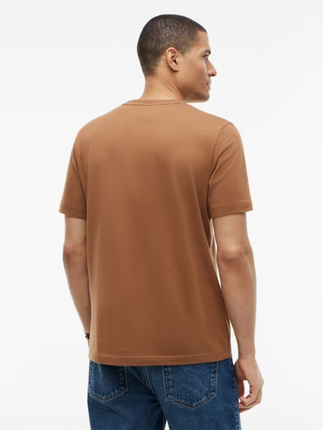 Camiseta de Gola C com Bordado de Bandeira
