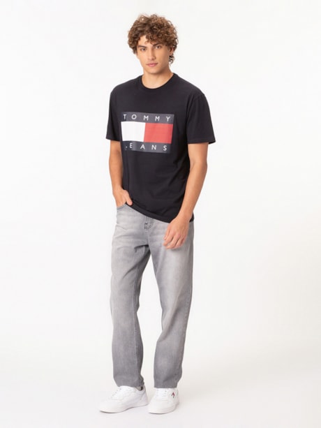 Camiseta de gola redonda com emblema da bandeira