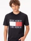 Camiseta de gola redonda com emblema da bandeira
