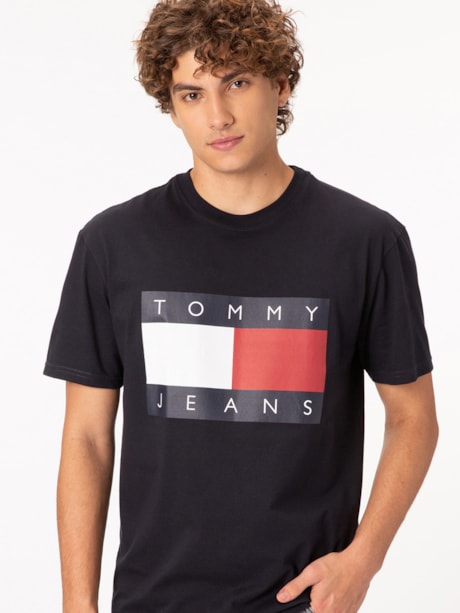 Camiseta de gola redonda com emblema da bandeira