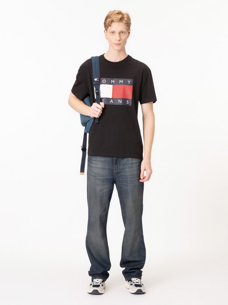 Camiseta de gola redonda com emblema da bandeira