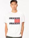 Camiseta de gola redonda com emblema da bandeira