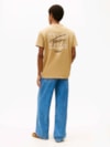 Camiseta de gola redonda com logo exclusivo nas costas