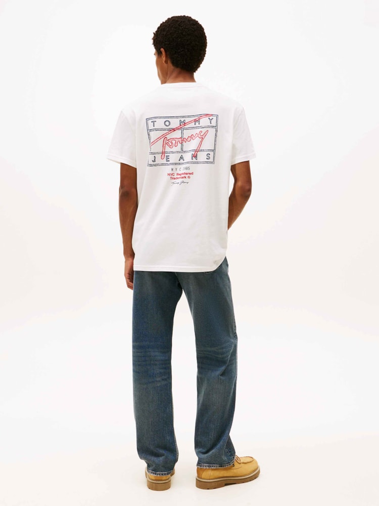 Camiseta de gola redonda com logo exclusivo nas costas