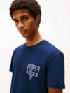 Camiseta de gola redonda com logo exclusivo nas costas