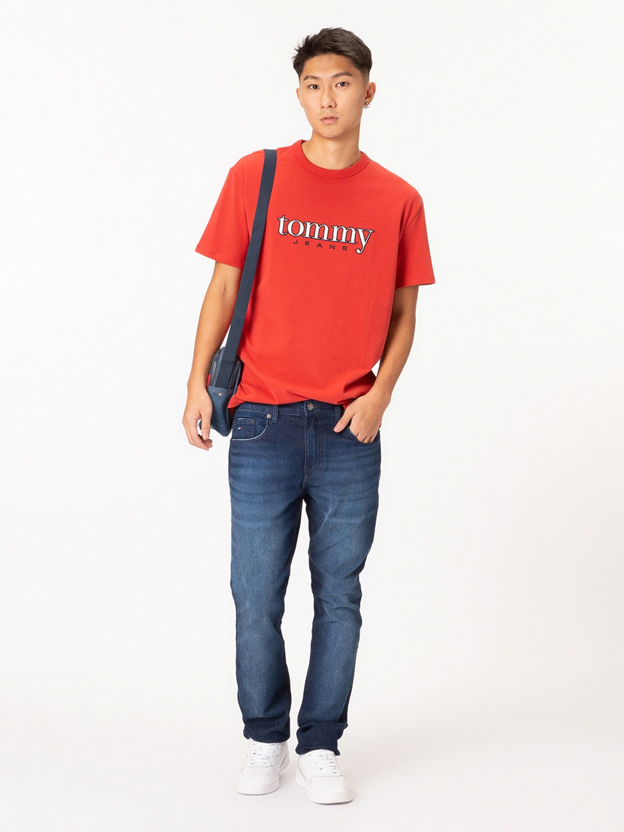 Camiseta de Malha com Aplicação de Logo